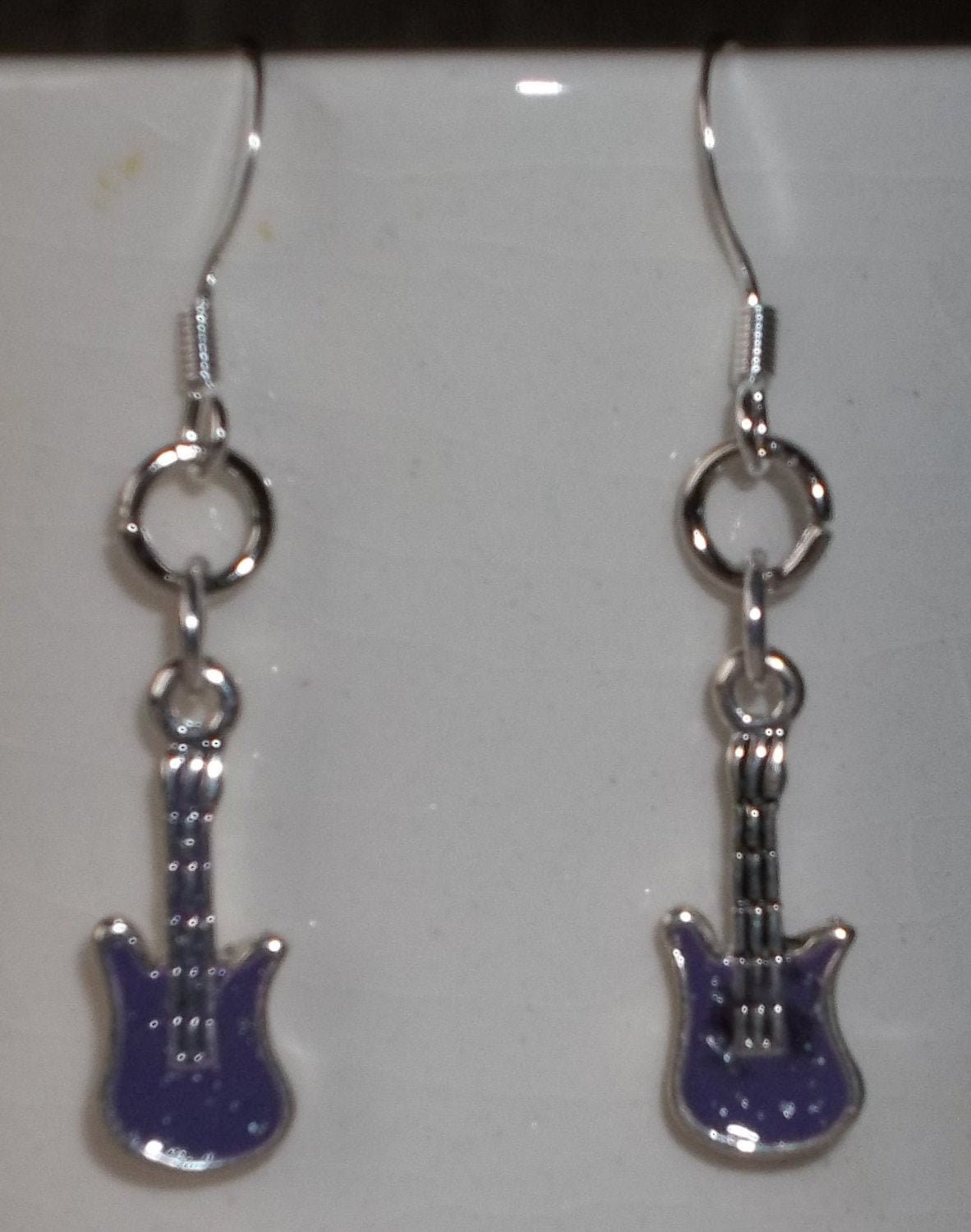 Silber & Lila Gitarre Ohrringe Silber & Lila Gitarre Ohrringe von KaMariDesigns