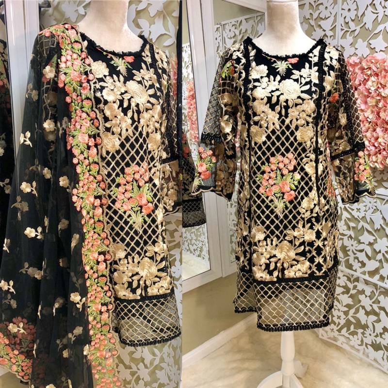 Schwarze Stickerei Frauen Shalwar Kameez Mit Dupatta von KaamdaniCouture