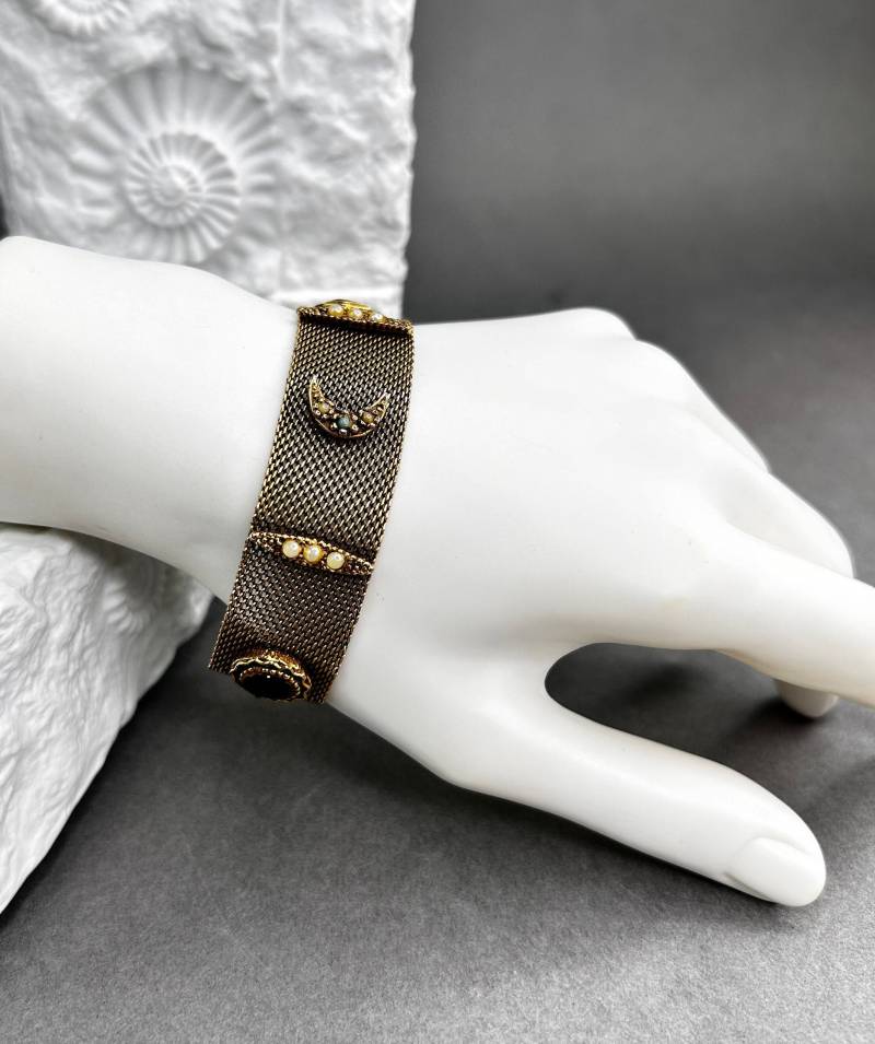 Goldette Ny Stil Vintage Goldfarbenes Mesh Armband Mit Kunstperlen Und Rubinroten Glaskristallen von KabinettBerlin