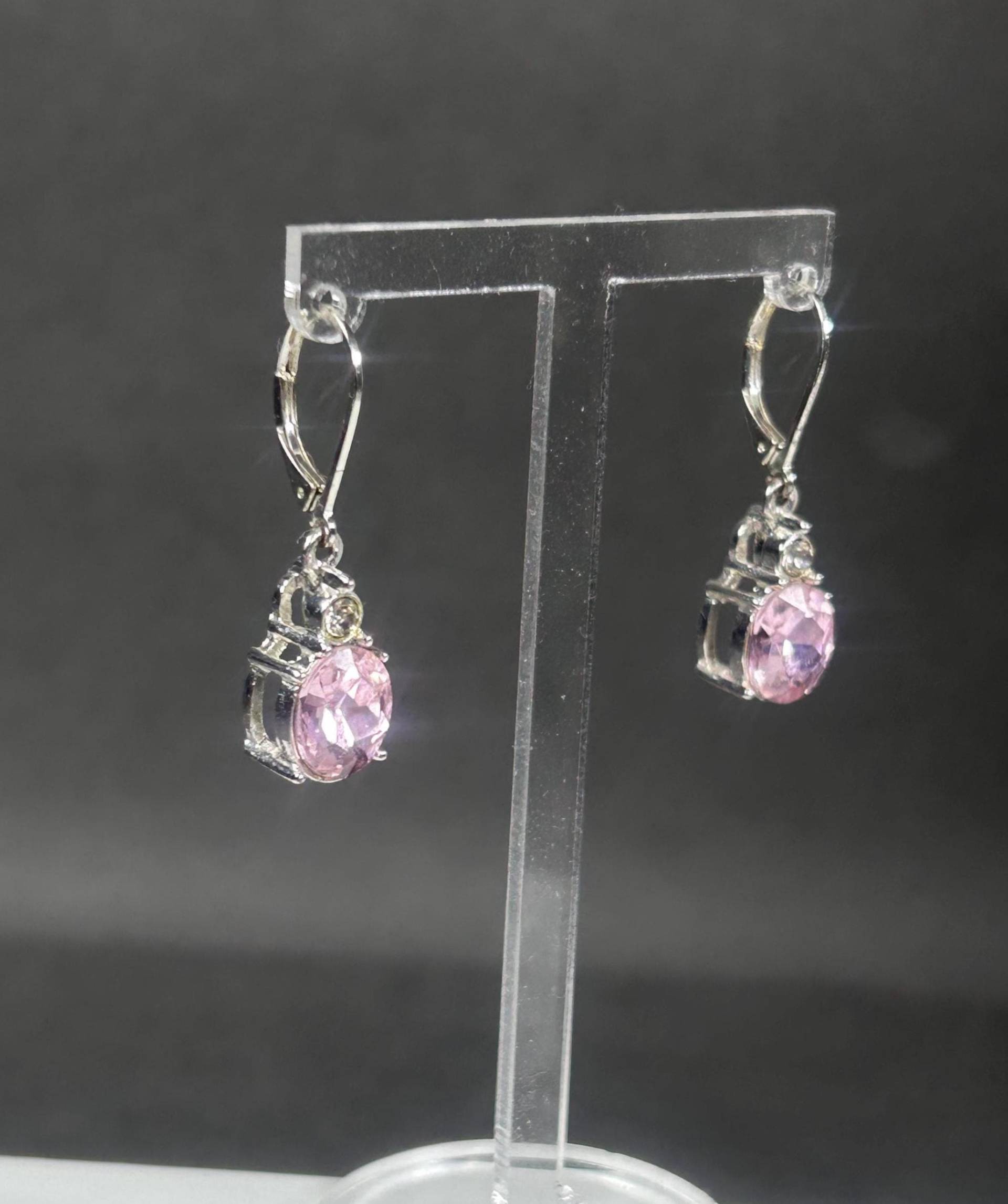 Kleine Silberne Ohrringe Mit Rosa Kristallen von KabinettBerlin