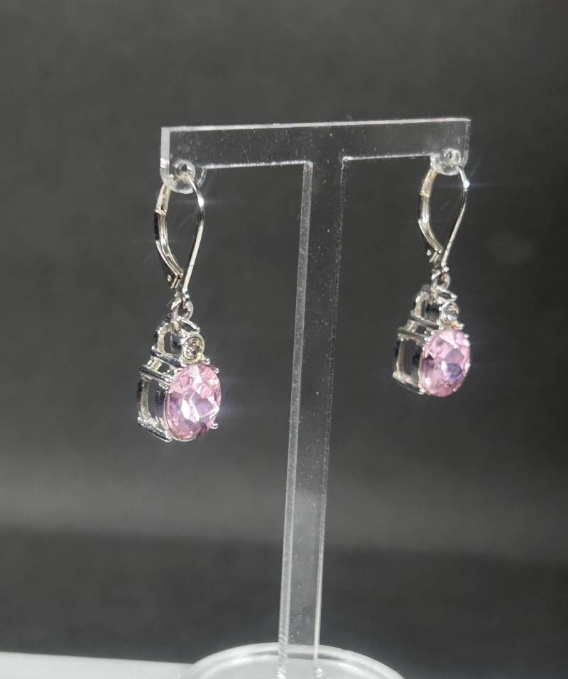 Kleine Silberne Ohrringe Mit Rosa Kristallen Kleine Silberne Ohrringe Mit Rosa Kristallen von KabinettBerlin