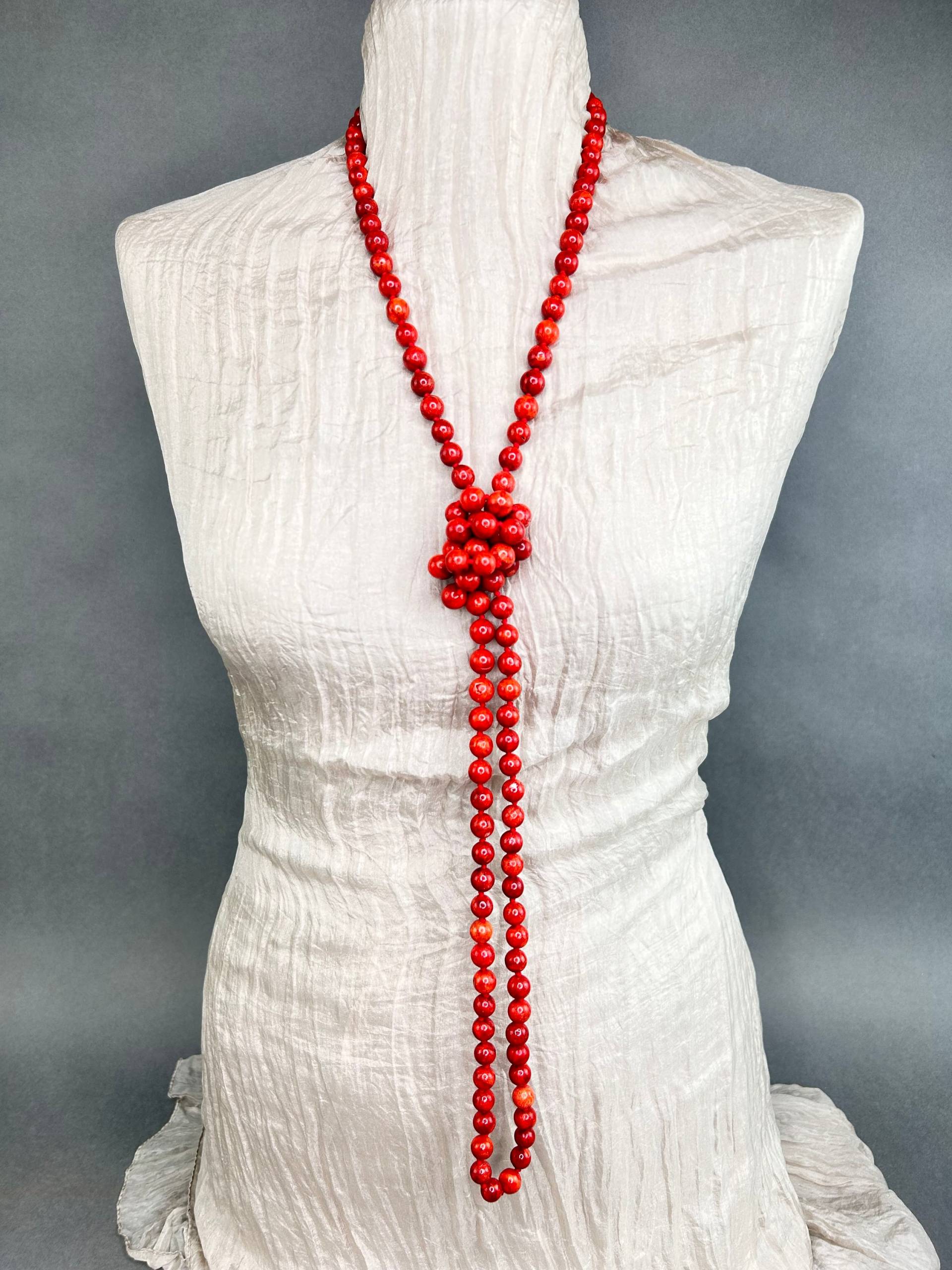 Opera Länge Schaumkorallen Halskette Mit Verschluss Silber 925 in Dunkelroter Farbe von KabinettBerlin