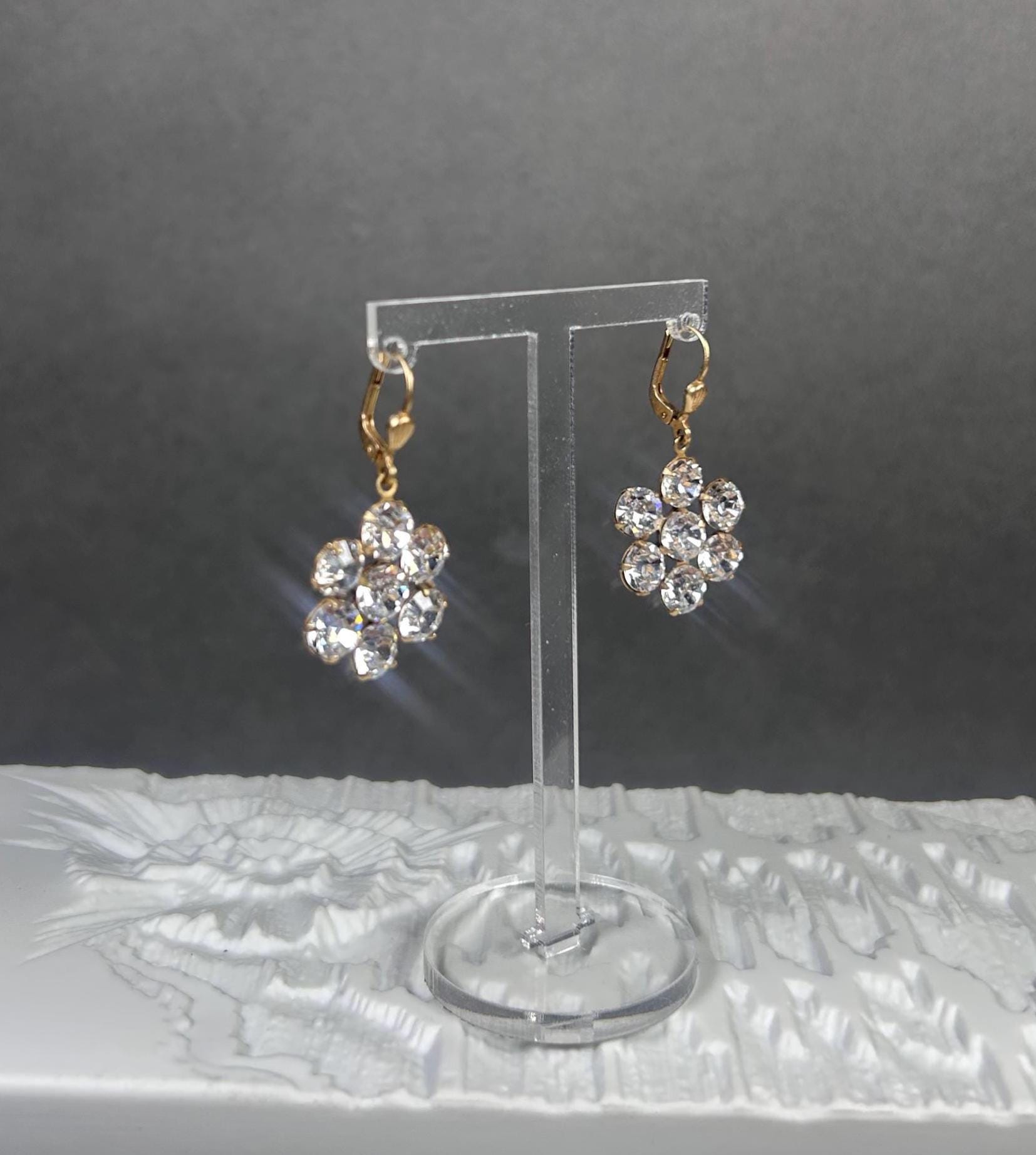 Vintage Art Déco Stil Ohrringe Mit Funkelnden Klaren Kristallen von KabinettBerlin