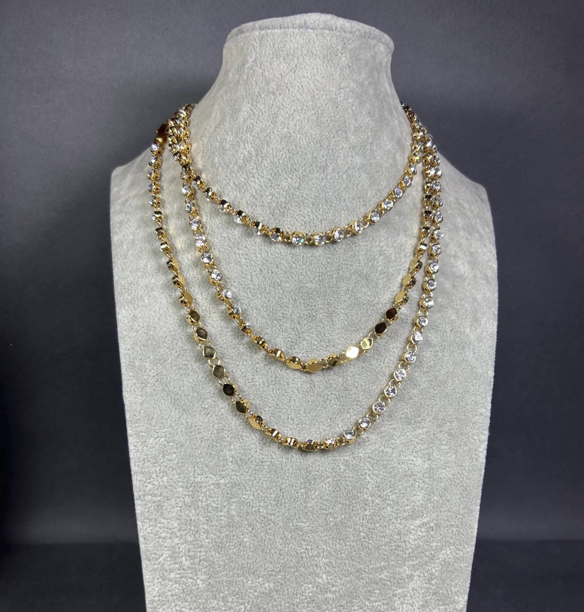 Vintage Extra-Lange China Signierte Halskette Mit Klaren Facettierten Kristallen von KabinettBerlin