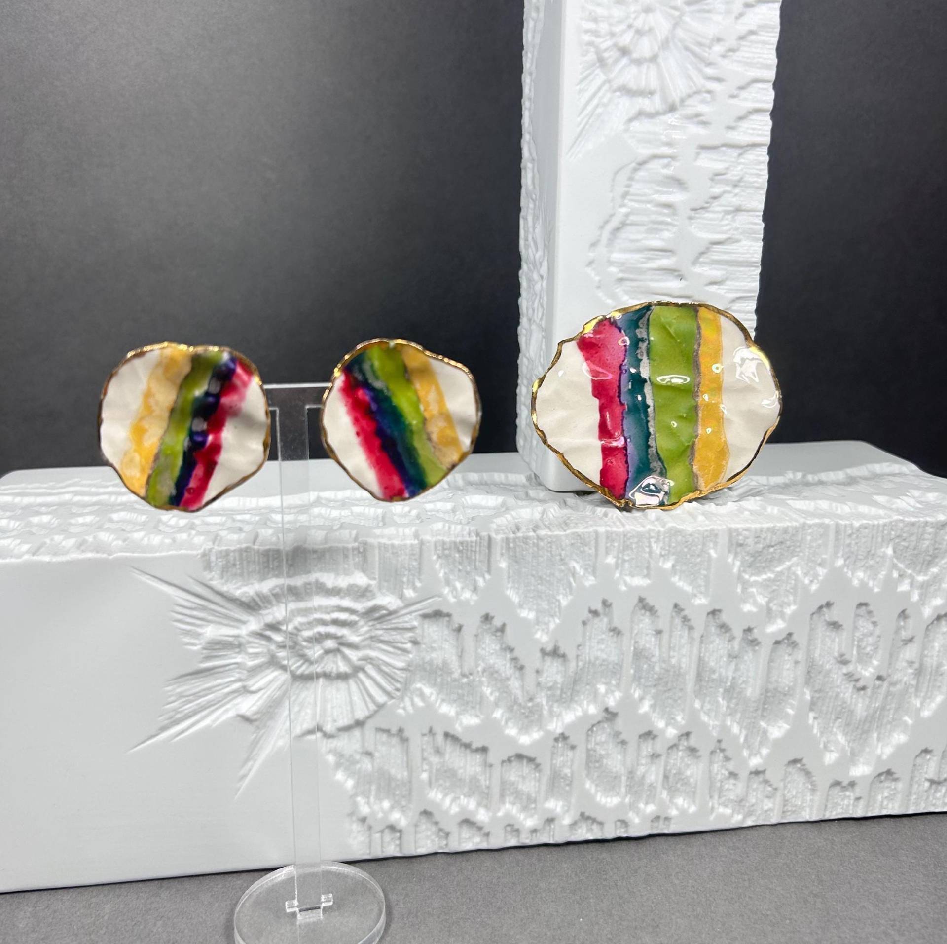 Vintage Handmade Set - Brosche Und Ohrstecker Regenbogen Mit Emaille von KabinettBerlin