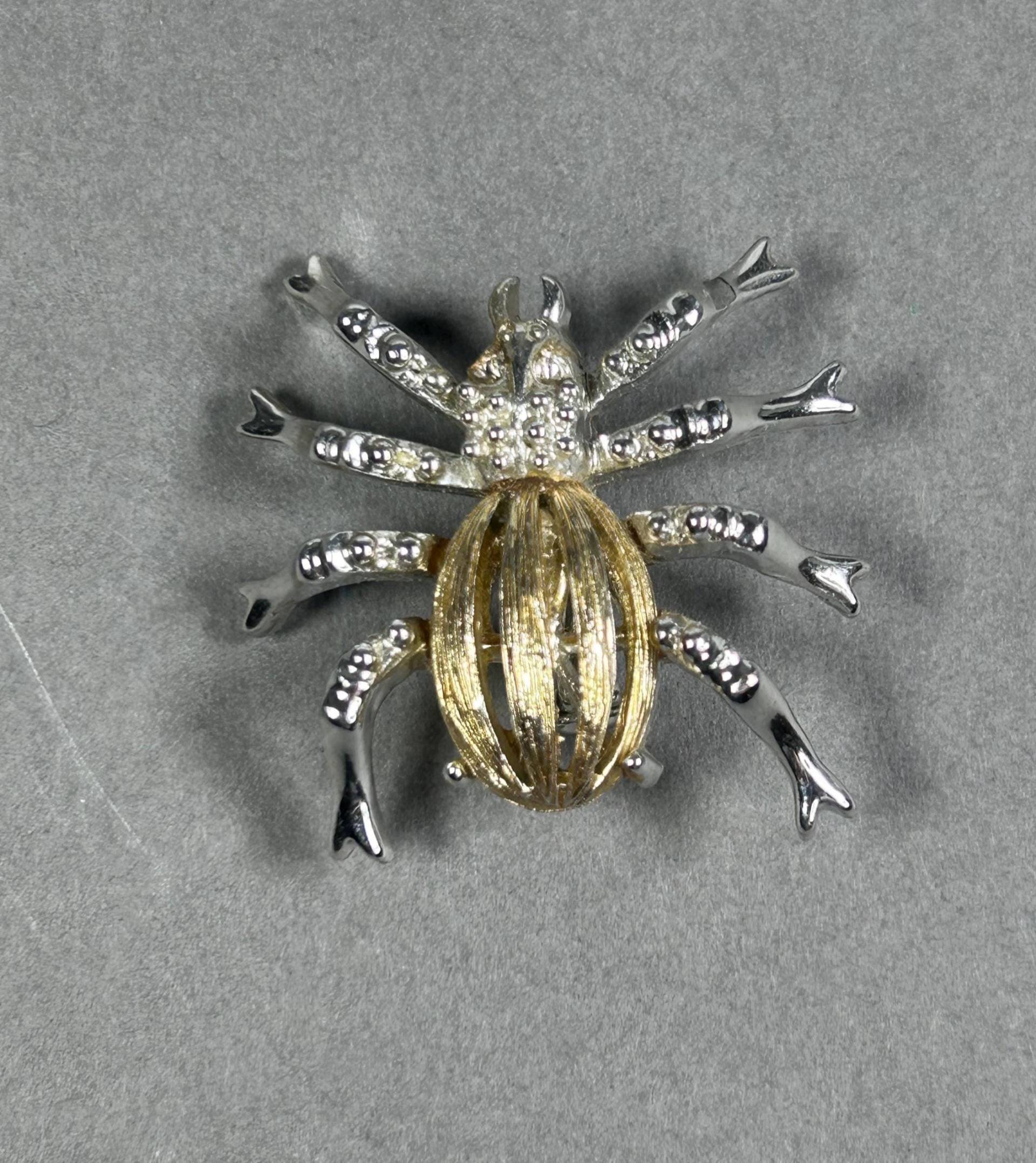 Vintage Kleine Brosche Spider Aus Silber - Und Goldfarbene Schmucklegierung von KabinettBerlin
