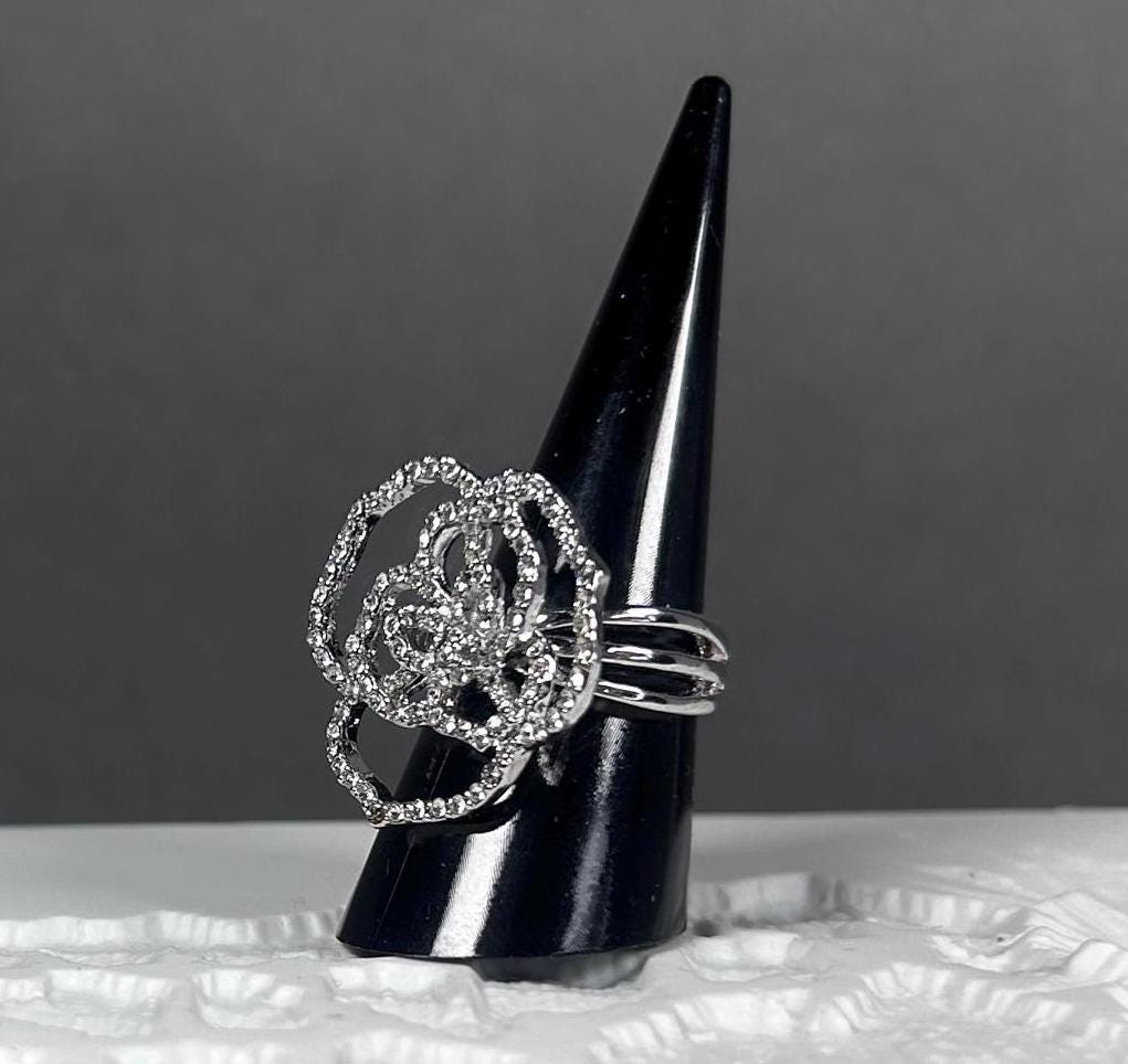 Vintage Landau Statement Cocktailring Mit Blumenmotiv von KabinettBerlin