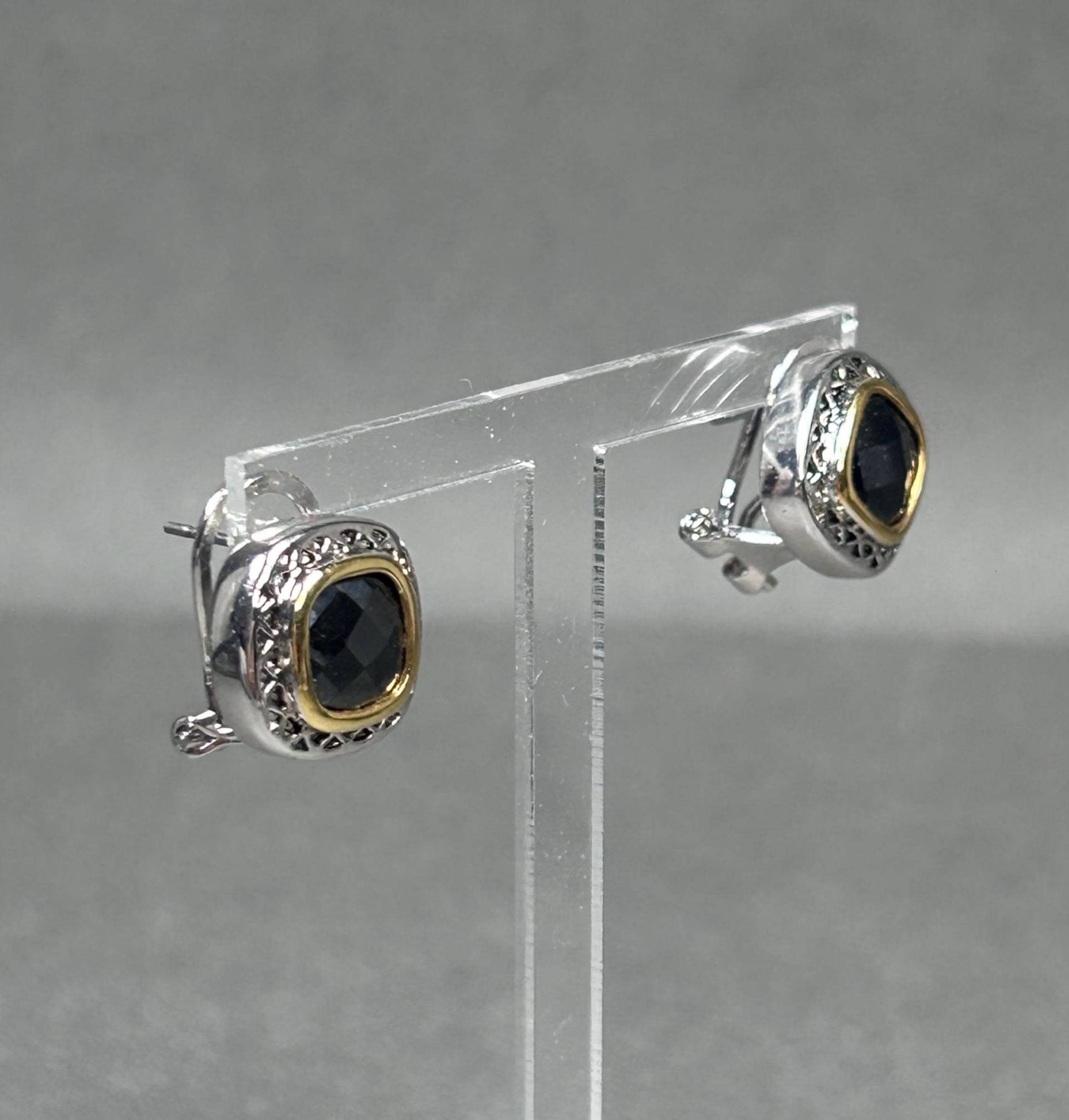 Vintage Silber - Und Goldfarbene Ohringe Mit Cubic Zirkonia von KabinettBerlin
