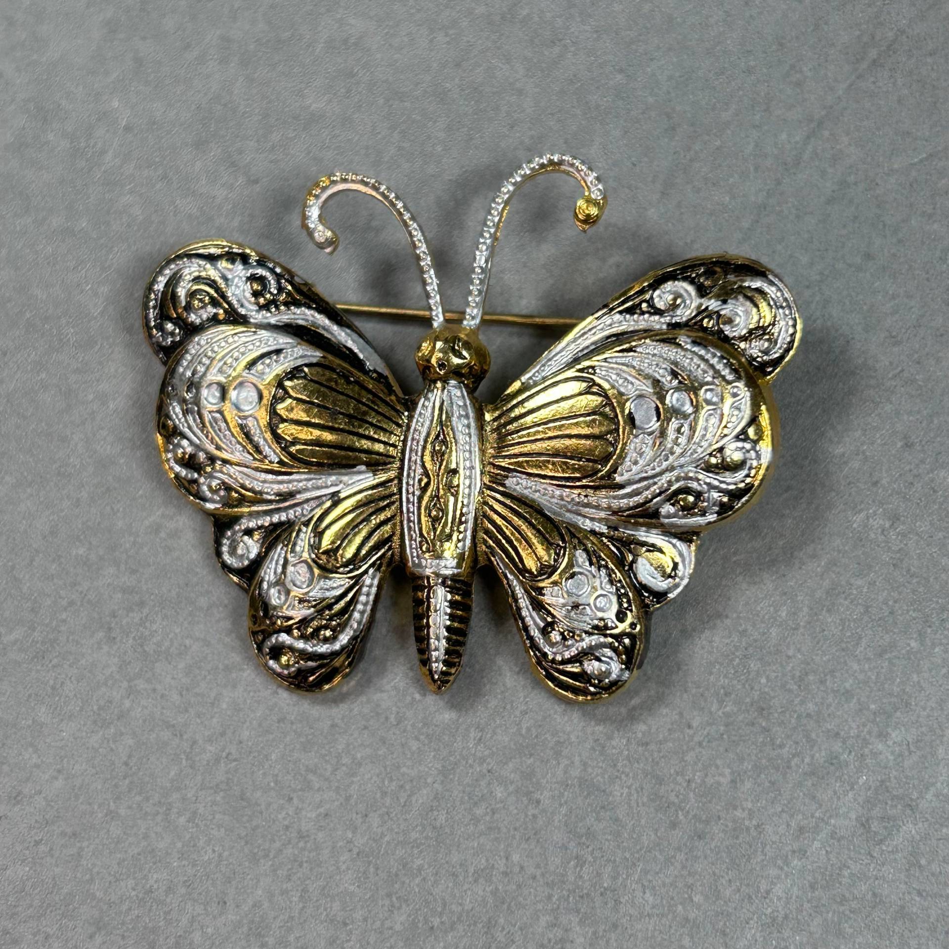 Vintage Spain Signierte Brosche Schmetterling Im Niello von KabinettBerlin