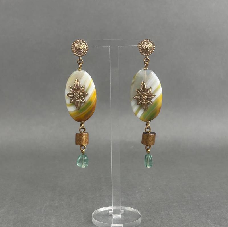 stephen Dweck Ohrringe Mit Großen Cabochons Aus Weißem Und Grünem Achat von KabinettBerlin