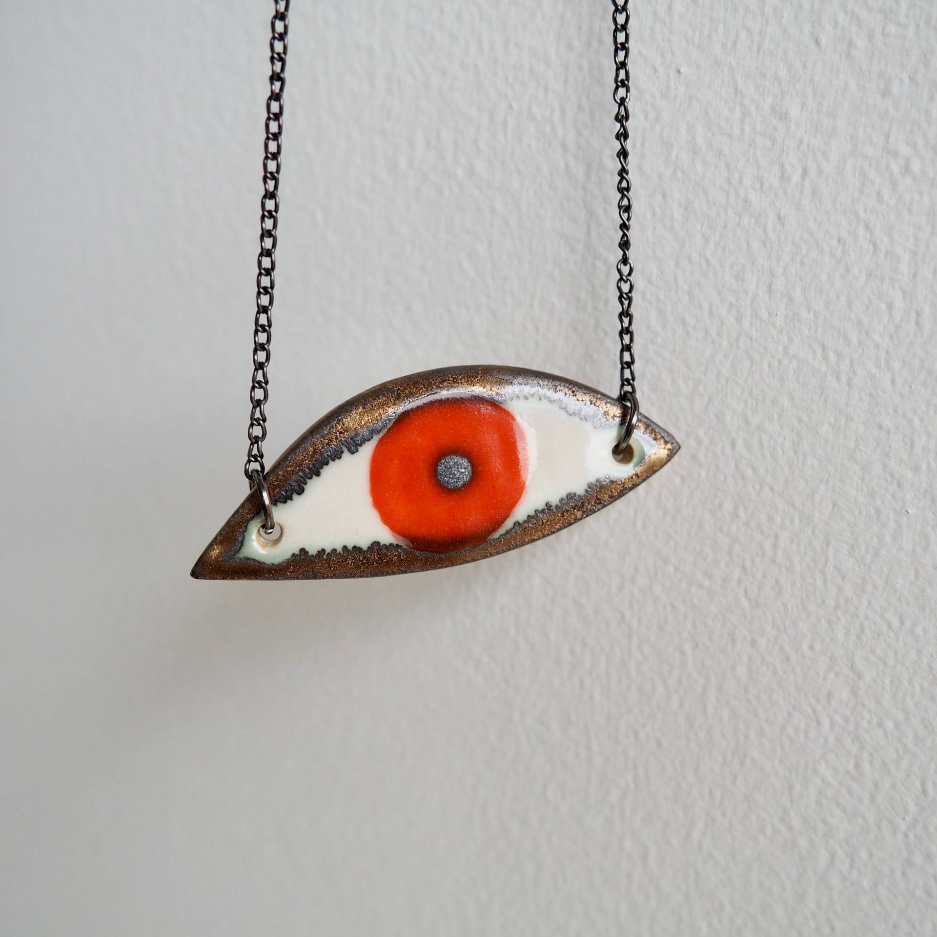 Orange Auge Anhänger Halskette, Keramik Anhänger, Statement Einzigartige Schmuck, Schmuck Geschenk von Kabinshop