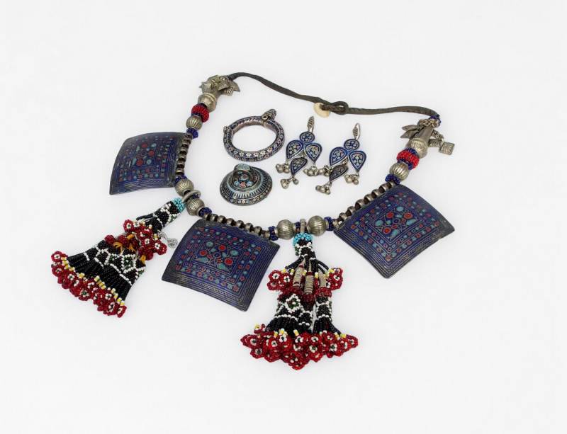 4Er Set Antike Boho Hochzeit Schmuck Halskette Armreif, Ohring Und Ring Multan Farbig Emailleverziert Dorfschmuck Bauernschmuck 18/9 von KabulGallery