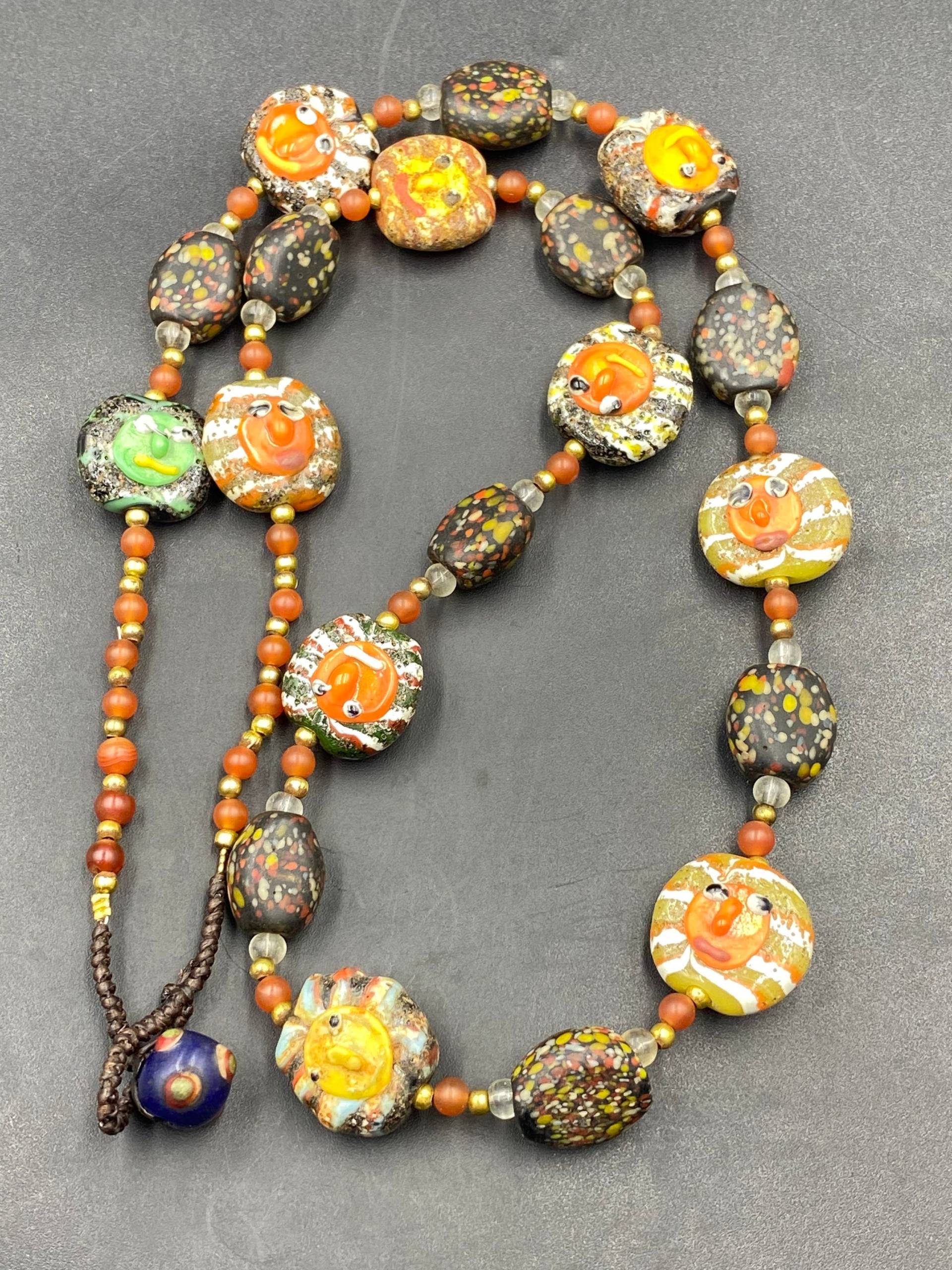 Alte Uralte Einzigartige Mosaik Gabri Glas Schöne Gesicht Perlen Halskette von Kabulemporium