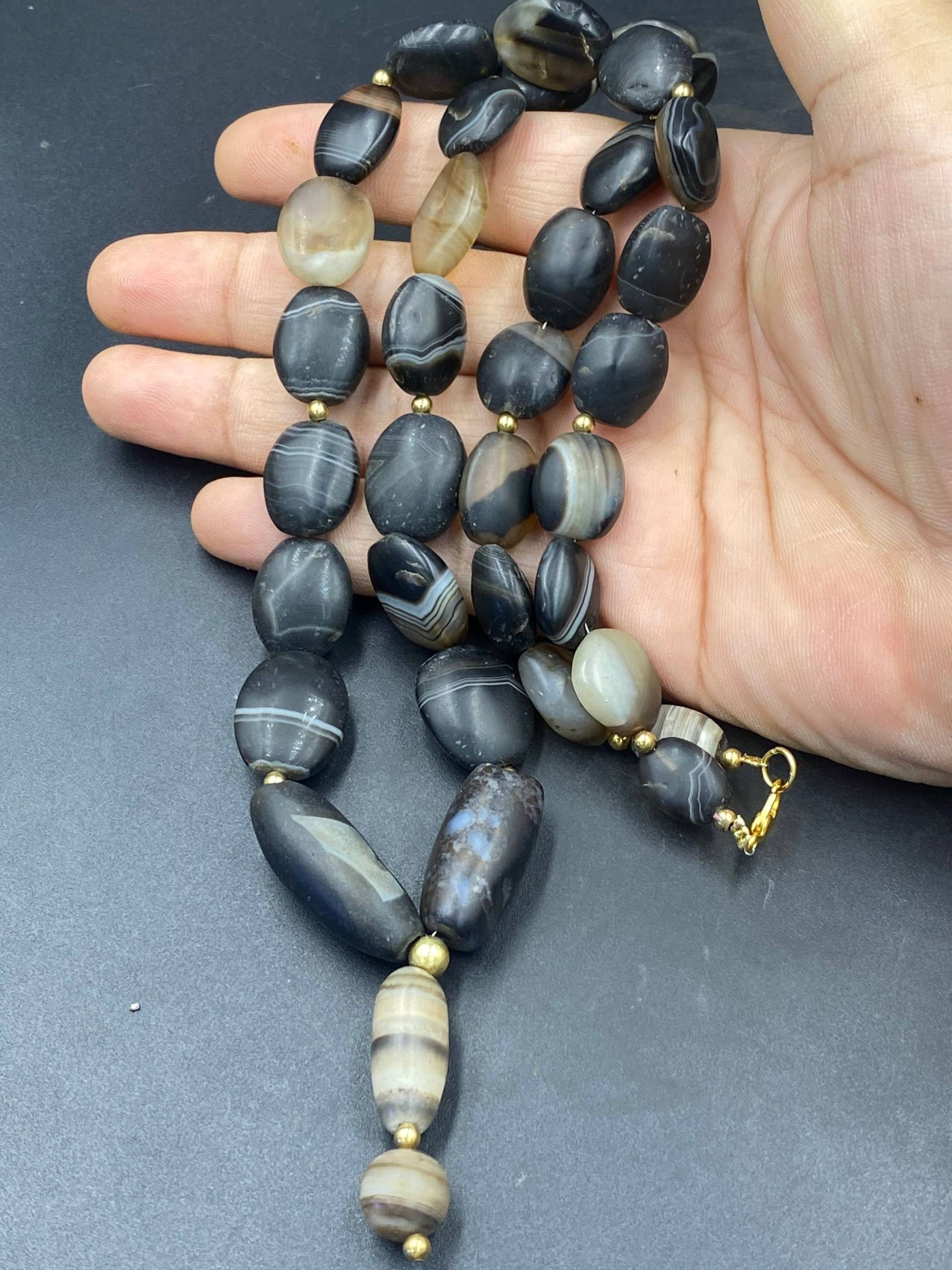 Sehr Schöne Alte Natürliche Einzigartige Form Suleimani "Aqeeq' Achat Perlen Halskette von Kabulemporium