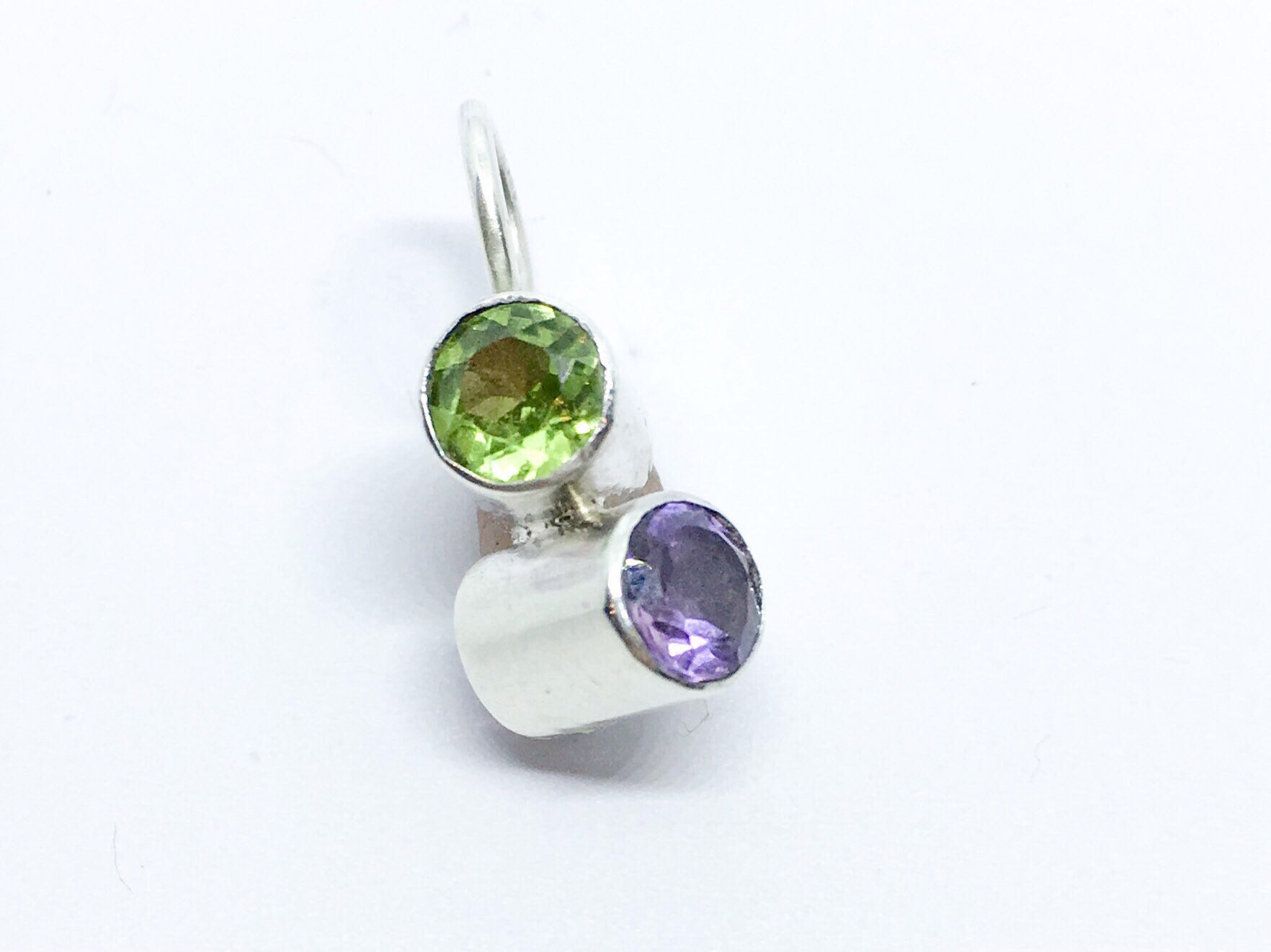 Handgefertigter Amethyst Und Peridot Sterling Silber Anhänger von KachaStones