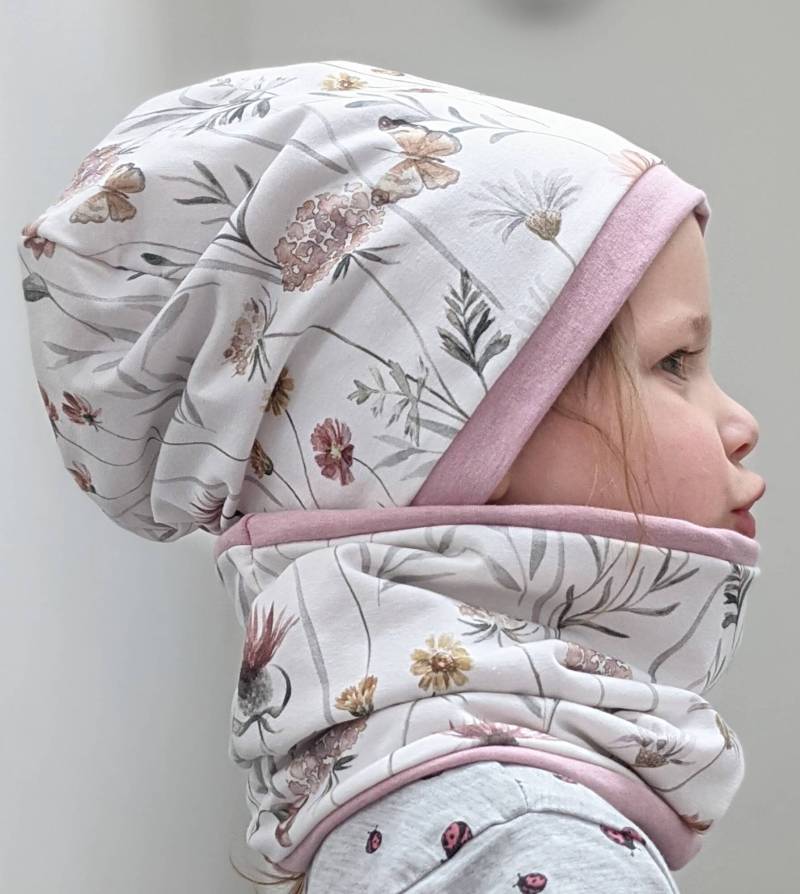 Wiese Blumen Schmetterling Blüten Mädchen Mützenset Beanie Mütze & Loop + Stirnband Größe 37-56cm Rippjersey von KaeferMari