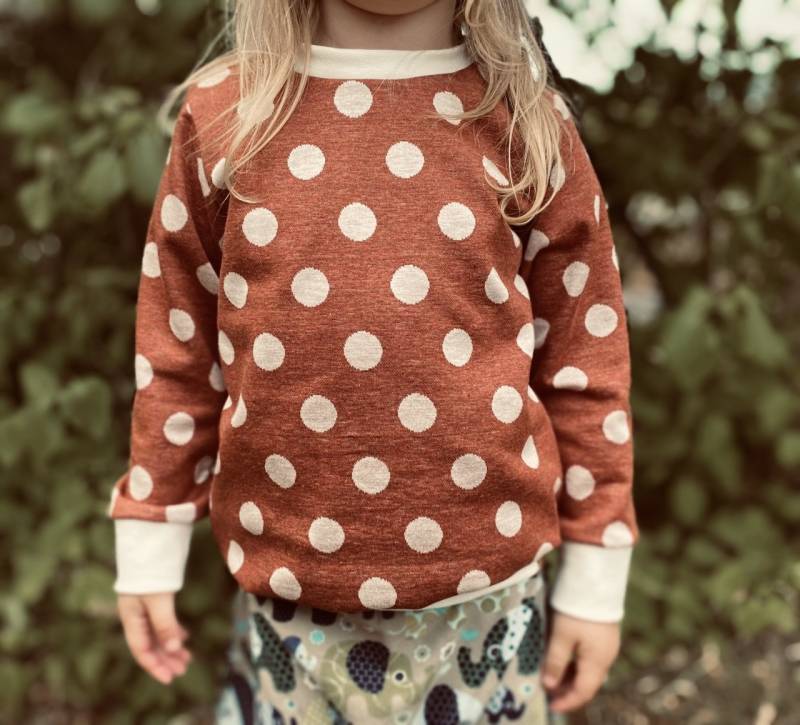 Süßer Feinstrick-Pullover in Rostbraun Für Baby Und Kinder von Kaengruinkinder