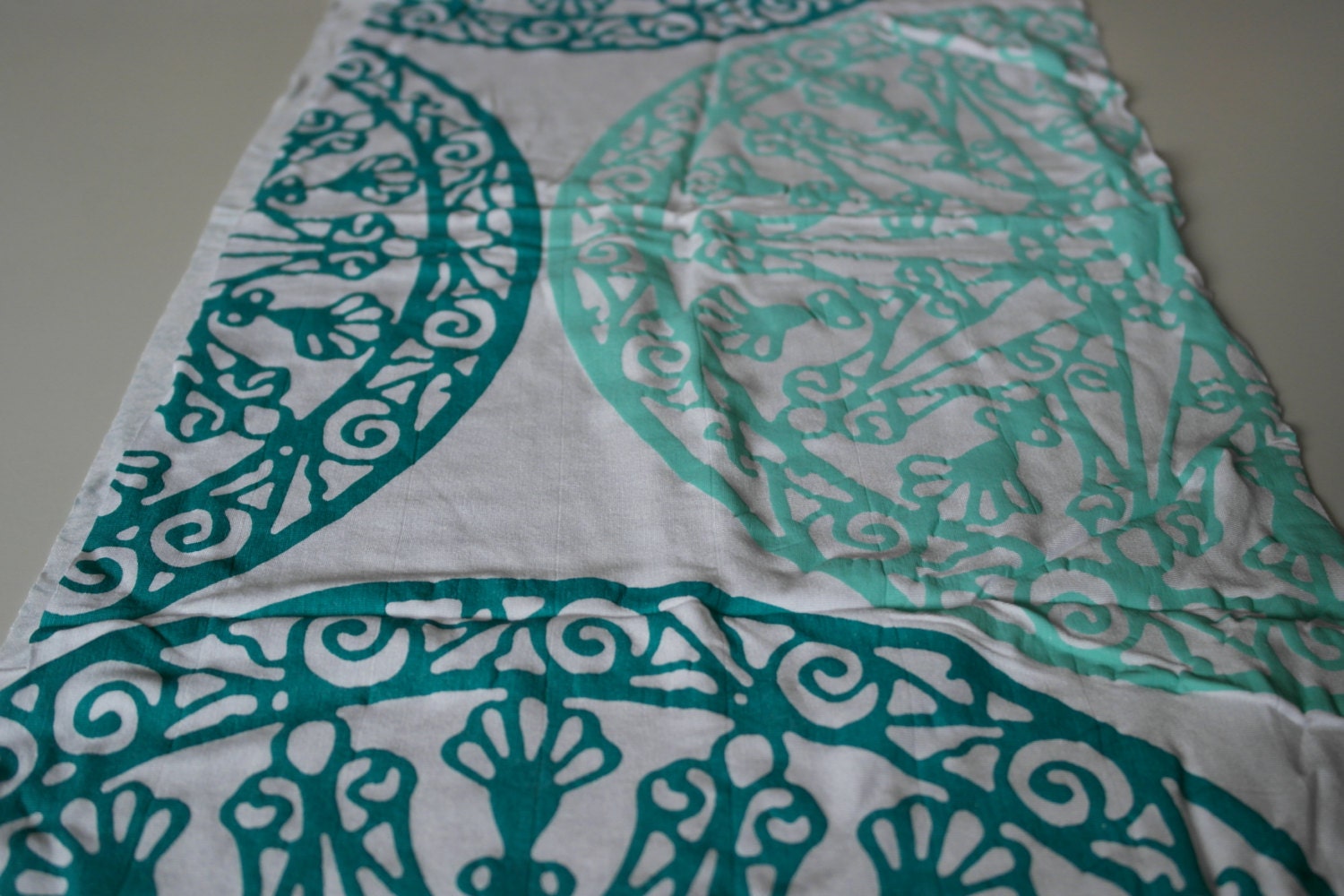 Doppelseitiger Weißer Und Blauer Infinity Schal von KahliLifestyle