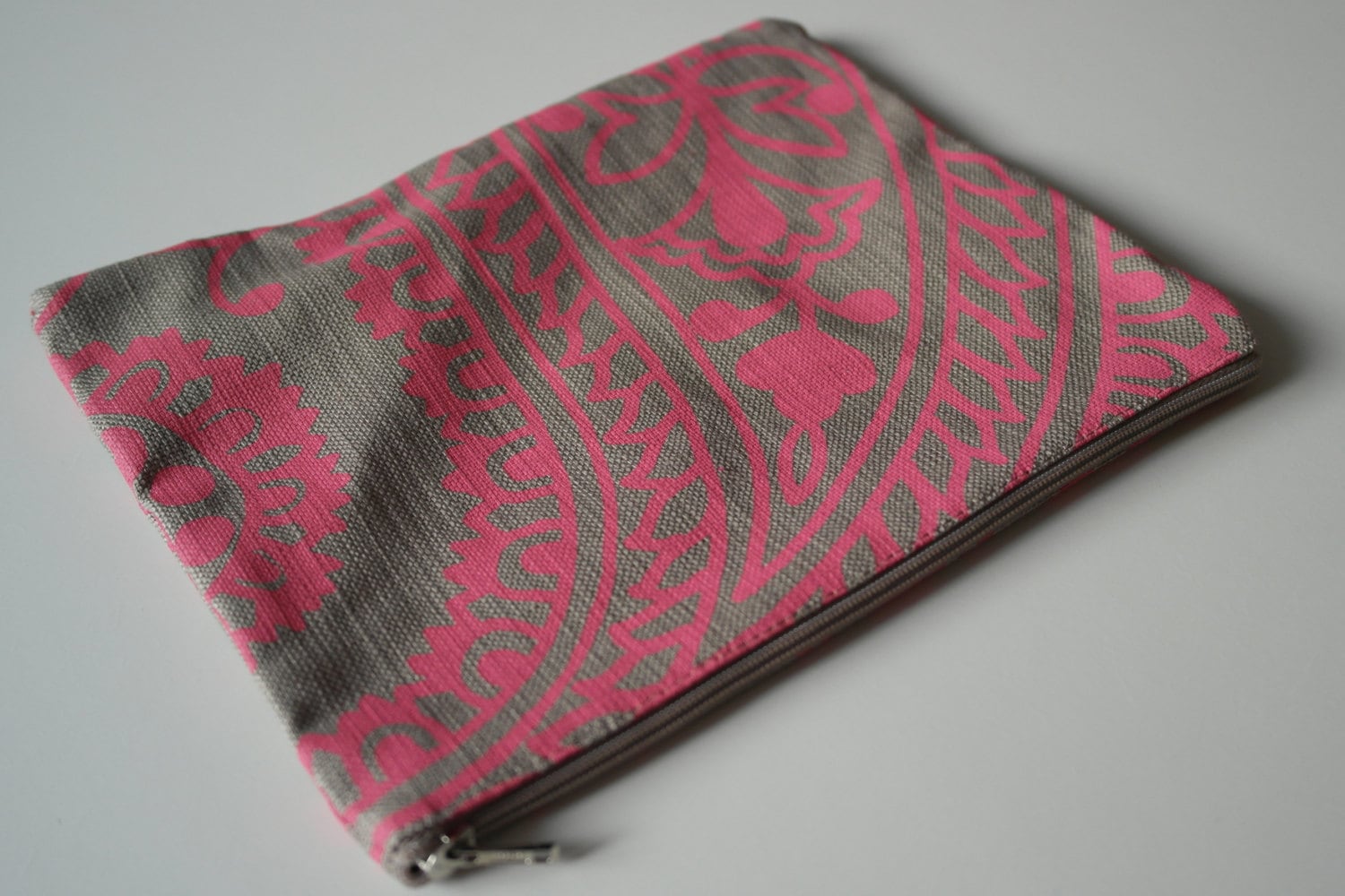 Graue Und Rosa Schminktasche/stiftetasche Waschtasche von KahliLifestyle