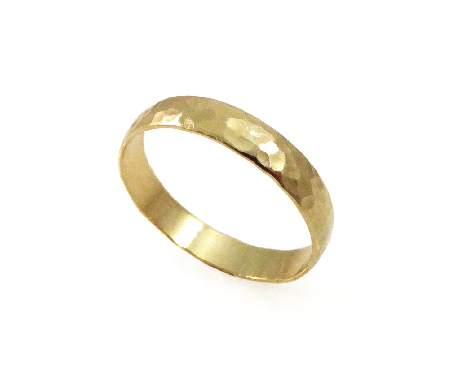 Gehämmerter Ehering. 14K Gelbgold Band. 4mm Ehering Männer Trauring. Frauen Herrenring. Versprechen Ringe Gehämmerter Ehering. 14K Gelbgold Band. 4mm Ehering Männer Trauring. Frauen Herrenring. Versprechen Ringe von KaiJewelry585