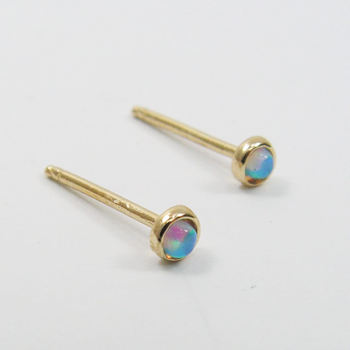 Gelbes 585Er Gold & 3 Mm Opal Ohrstecker. Geschenk Für Mutter Schwester Frau, Schmuck von KaiJewelry585