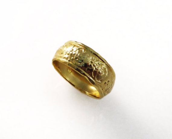 Gewölbter Ehering.ehering Aus Gelbgold. Floraler Ehering. Breiter Blumen-Ehering 14 Karat | Gr-9159-894 von KaiJewelry585