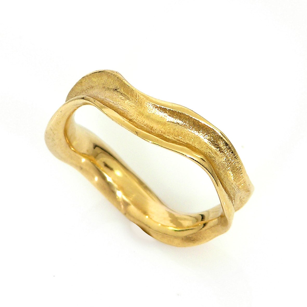 Gold-Ehering. Kurviger Ehering. Ehering Aus 14-Karätigem Gelbgold. Im Konkaven Wellendesign. Einzigartiger | Gr-9194-1105 Gold-Ehering. Kurviger Ehering. Ehering Aus 14-Karätigem Gelbgold. Im Konkaven Wellendesign. Einzigartiger | Gr-9194-1105 von KaiJewelry585