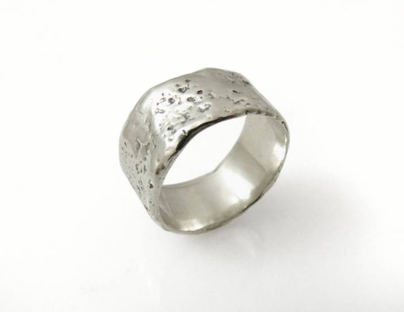 Roher Ehering. Silberner Ehering Für Männer. Breiter Silberring | Gr-9264-1225 von KaiJewelry585