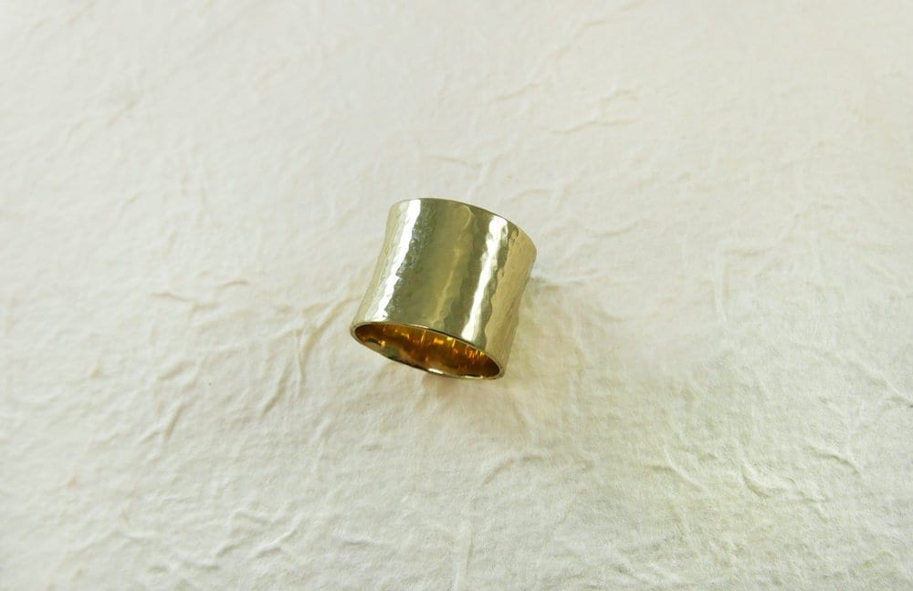 Super Breiter Damen Trauring .14 Mm Breit Unikat Ehering. Goldband. Gehämmerter 14K Gold Gehämmerter Ring Super Breiter Damen Trauring .14 Mm Breit Unikat Ehering. Goldband. Gehämmerter 14K Gold Gehämmerter Ring von KaiJewelry585