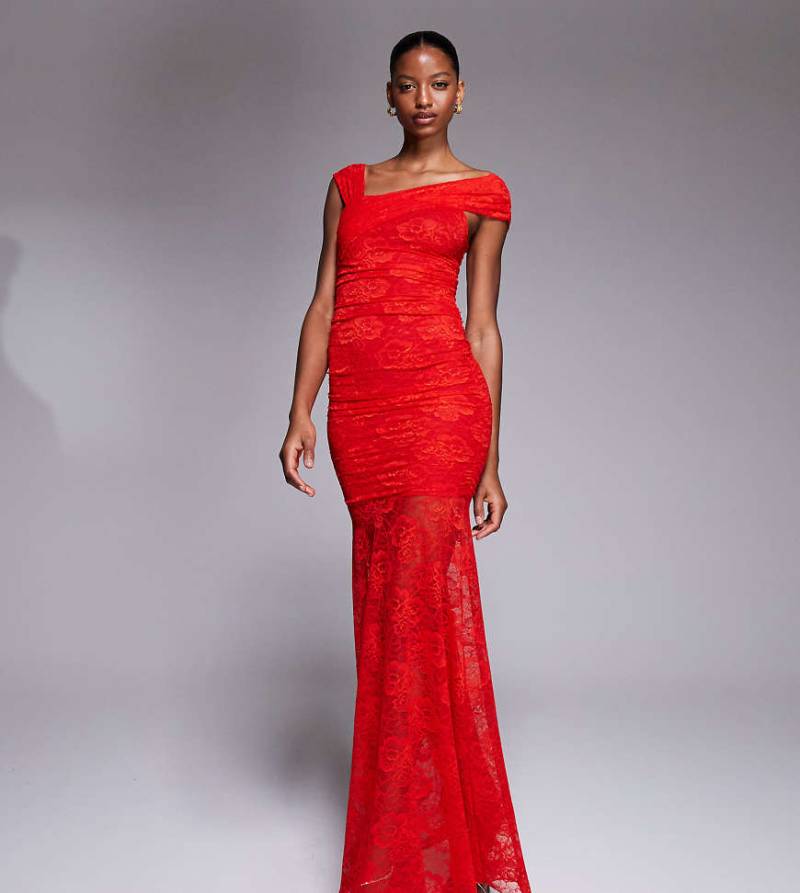 Kaiia - Exclusive - Anschmiegsames, doppellagiges Maxikleid aus Spitze in Rot mit asymmetrischem One-Shoulder-Träger und durchscheinendem Saum von Kaiia