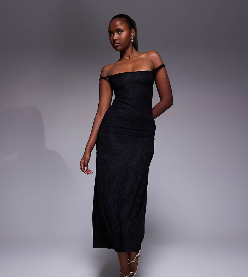 Kaiia - Exclusive - Doppellagiges Maxikleid aus anschmiegsamer Spitze in Schwarz mit verdrehtem Off-Shoulder-Träger von Kaiia