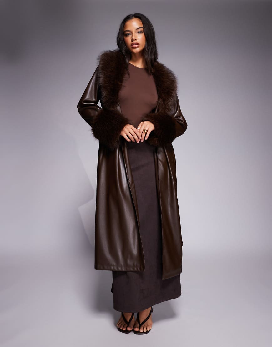 Kaiia - Exclusive - Maxi-Mantel aus Kunstleder in Schokobraun mit Kunstpelzbesatz-Brown von Kaiia