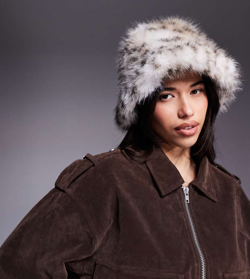 Kaiia - Exclusive - Oversize-Anglerhut aus Kunstpelz mit Schneeleopardenmuster-Bunt von Kaiia