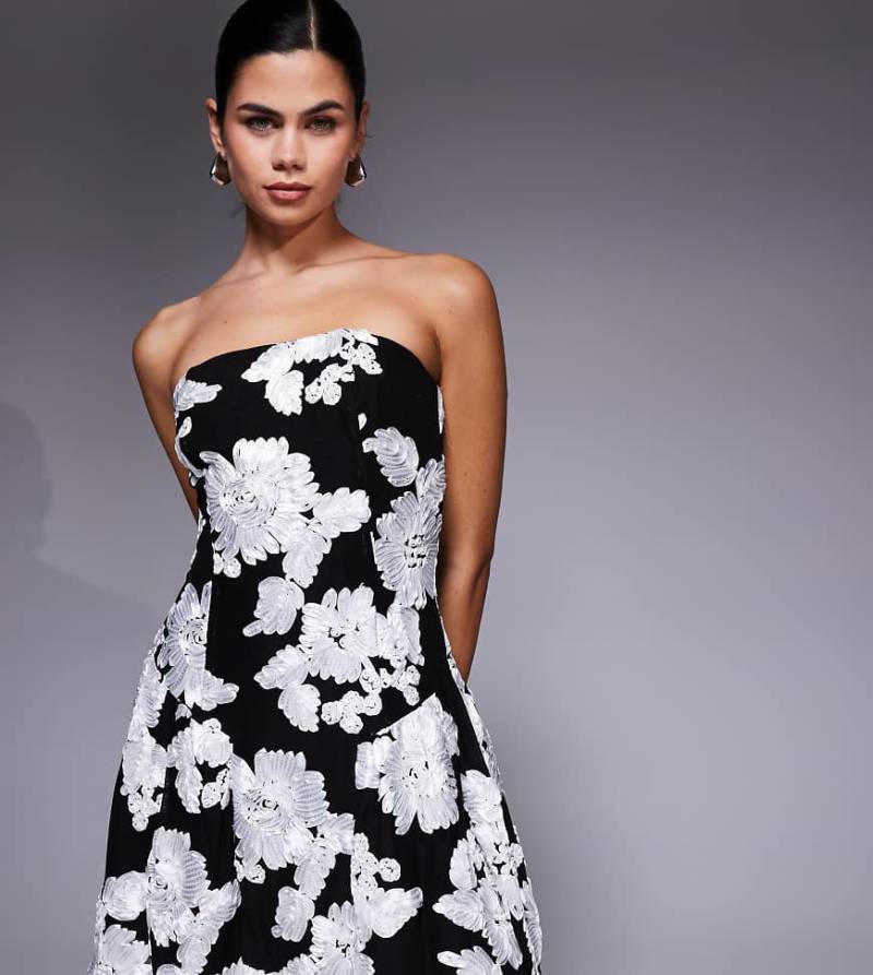 Kaiia - Exclusive - Strukturiertes Bandeau-Minikleid in Schwarz mit Blumenmuster in Weiß-Bunt von Kaiia