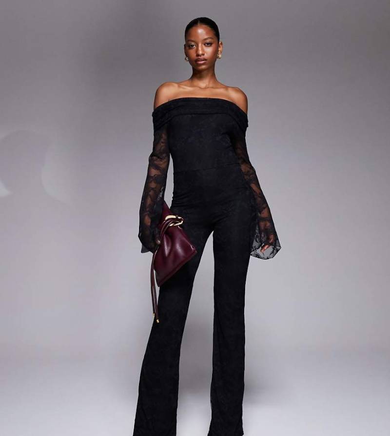 Kaiia - Exclusive - Zweilagiger Jumpsuit in geschmeidiger Haptik in Schwarz mit langen Ärmeln aus Spitze und Bardot-Ausschnitt mit Umschlag von Kaiia