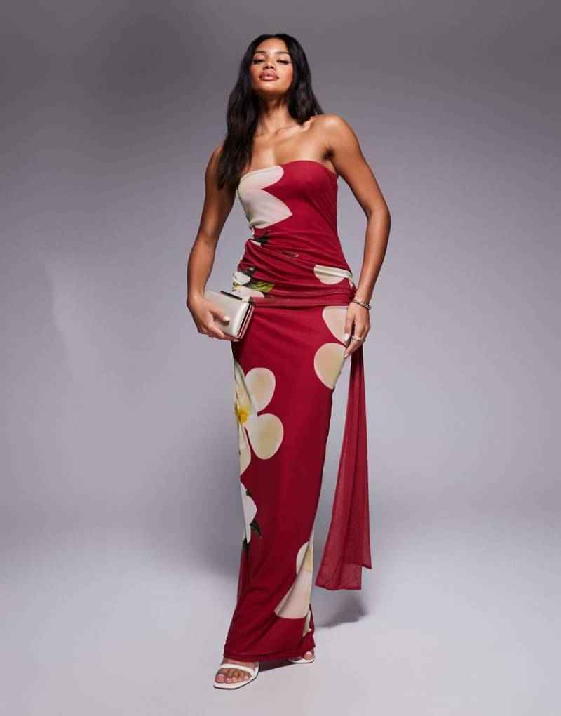 Kaiia - Exclusive - Anschmiegsames, doppellagiges, trägerloses Maxikleid in Rot mit Drapierung, seitlichem Bindedetail und Blumenmuster von Kaiia
