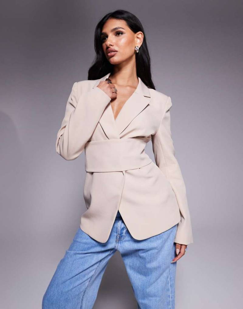 Kaiia Exklusiv - Blazer in Creme mit Abnähern an der Taille und Bindedetail auf der Rückseite-Weiß von Kaiia