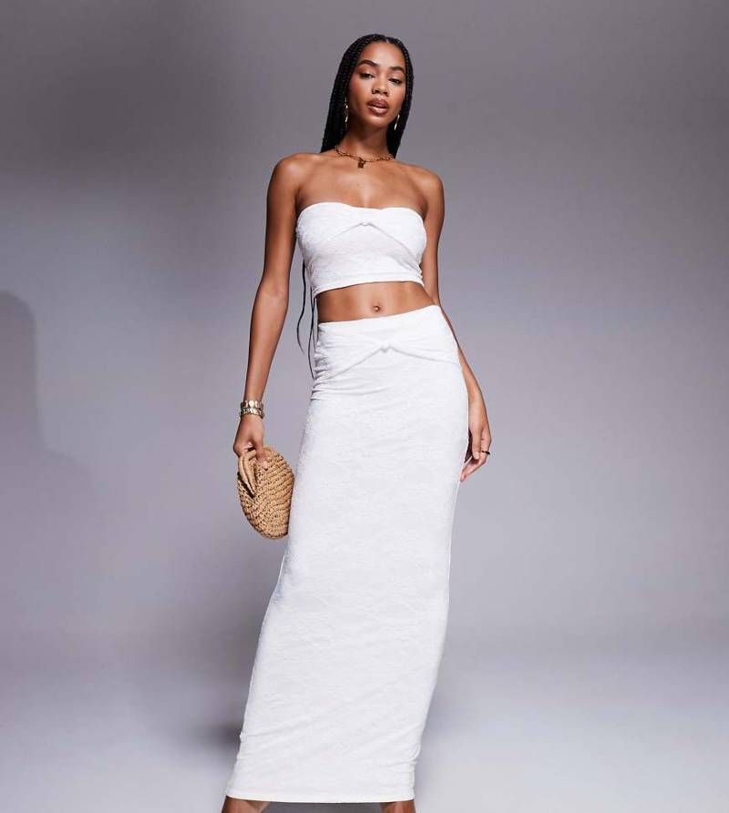 Kaiia - Exklusiv - Doppellagiger, anschmiegsamer Maxirock aus Spitze in Elfenbeinweiß mit Knotendetail, Kombiteil von Kaiia