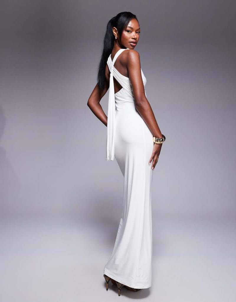 Kaiia - Exclusive - Figurbetontes, doppellagiges Maxikleid in Weiß mit Racer-Ausschnitt und geraffter Drapierung am Rücken Kaiia - Exclusive - Figurbetontes, doppellagiges Maxikleid in Weiß mit Racer-Ausschnitt und geraffter Drapierung am Rücken von Kaiia