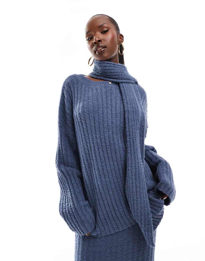 Kaiia - Exklusiv - Oversize-Pullover aus Bouclé-Strick in Blau mit abnehmbarem Schal, Kombiteil-Marineblau von Kaiia