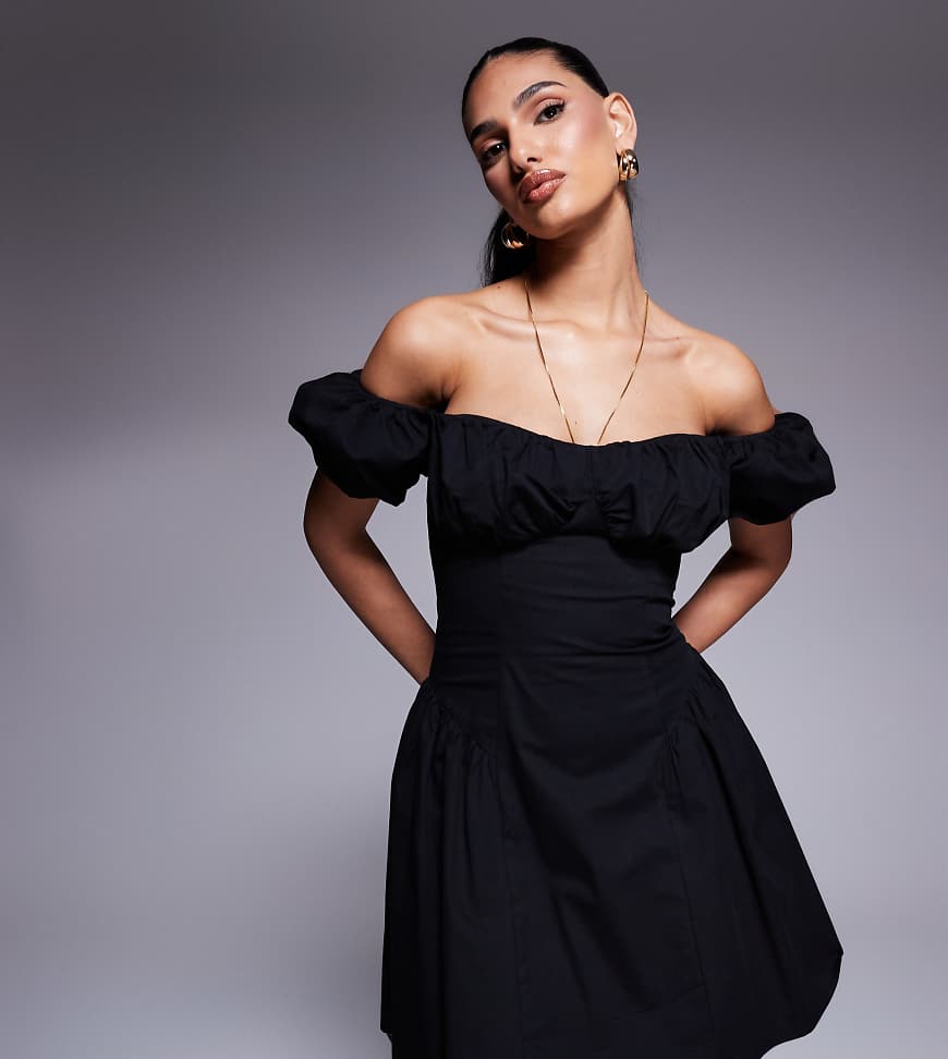 Kaiia - Exclusive - Minikleid aus Popeline in Schwarz mit hohem Baumwollanteil, Puffärmeln und Faltendetail an der Hüfte von Kaiia