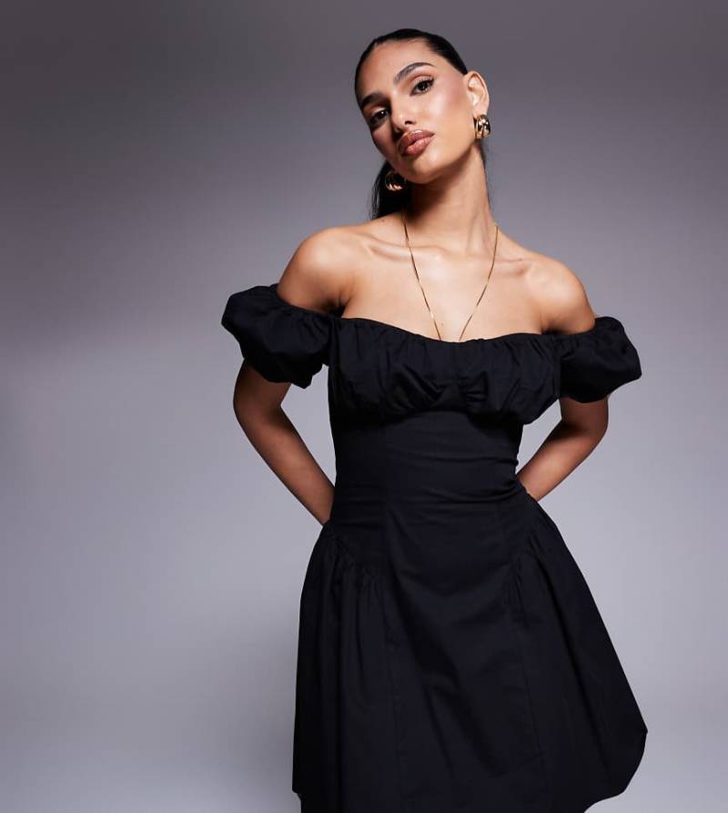 Kaiia - Exclusive - Minikleid aus Popeline in Schwarz mit hohem Baumwollanteil, Puffärmeln und Faltendetail an der Hüfte von Kaiia