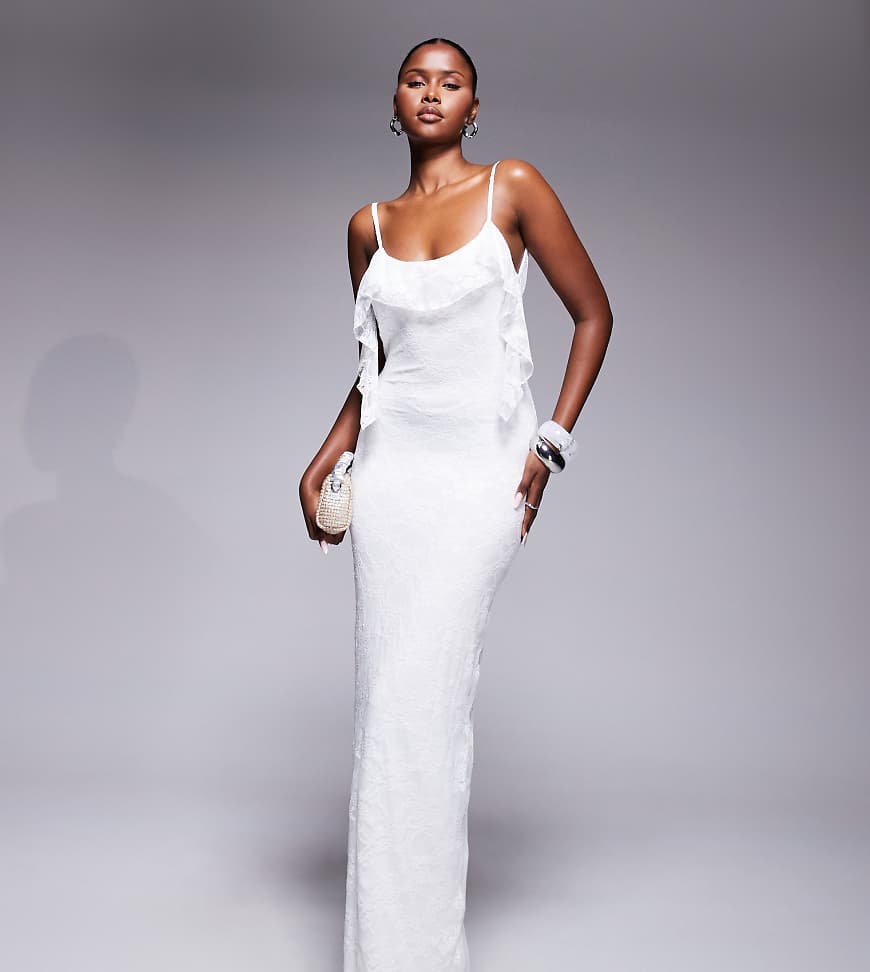 Kaiia - Exklusiv - Zweilagiges, anschmiegsames Maxi-Trägerkleid aus elfenbeinweißer Spitze mit Rüschen und Wasserfallausschnitt hinten von Kaiia