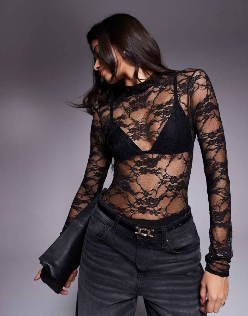 Kaiia - Exklusiver, hochgeschlossener Body aus schwarzer Spitze mit Muschelsaum und Rückenausschnitt von Kaiia