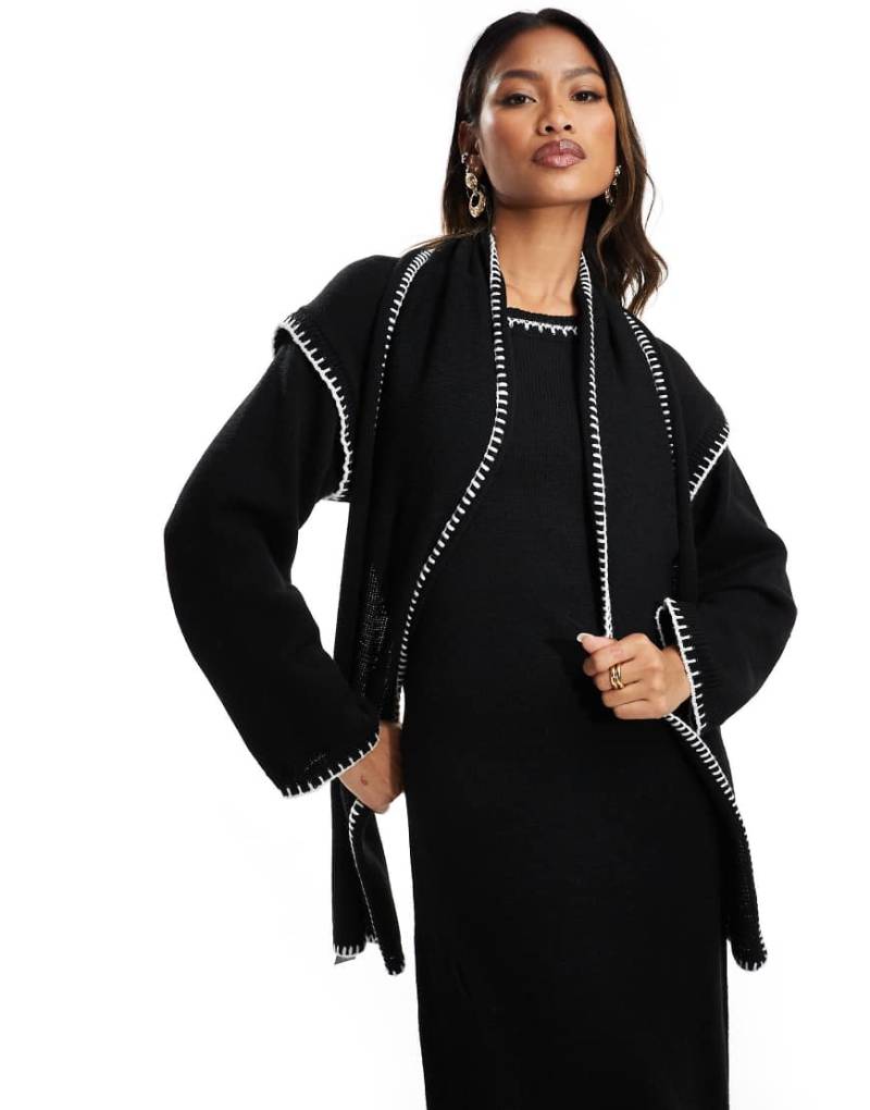 Kaiia - Exklusiver Maxi-Pulloverkleid in Schwarz mit Kontrastnaht und Schaldetail von Kaiia