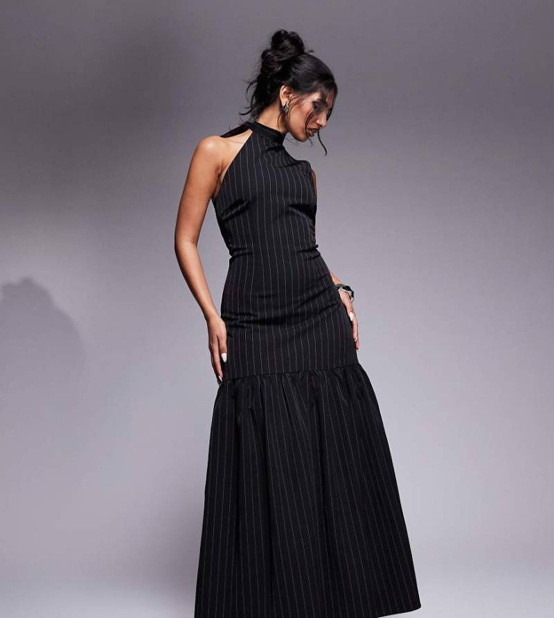 Kaiia - Exklusives Maxikleid mit Neckholder zum Binden in Schwarz mit Nadelstreifen und tiefem Saum von Kaiia