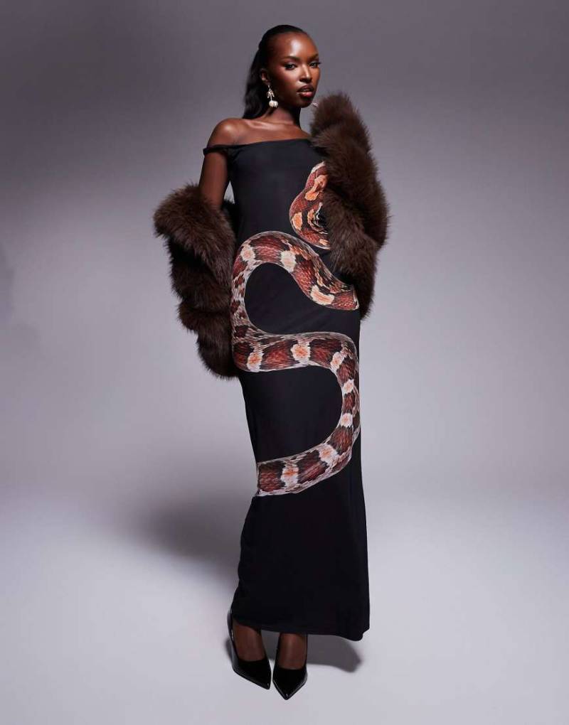 Kaiia - Exklusives Netzstoff-Maxikleid in Schwarz mit Schlangenmuster und verdrehtem Träger von Kaiia