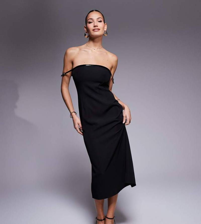 Kaiia - Exklusives Bodycon-Midikleid in Schwarz mit Bardot-Ausschnitt und Schnallen von Kaiia