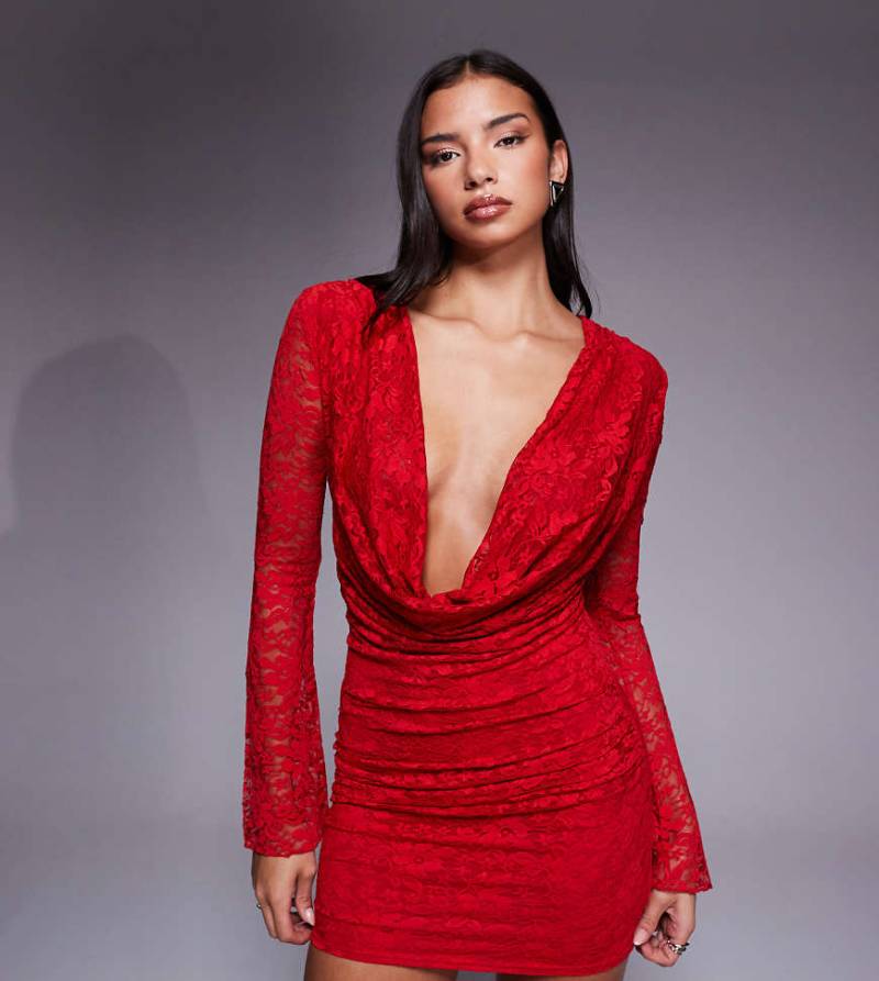 Kaiia - Figurbetontes Minikleid in Rot mit Wasserfallausschnitt und ausgestellten Ärmeln von Kaiia