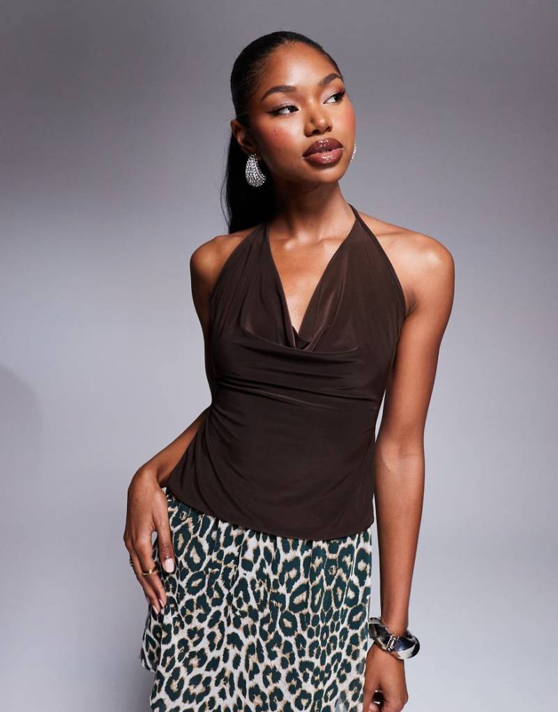 Kaiia - Exclusive - Geschmeidiges, doppellagiges Oberteil in Schokobraun mit Wasserfallausschnitt und geschnürter Rückenpartie von Kaiia